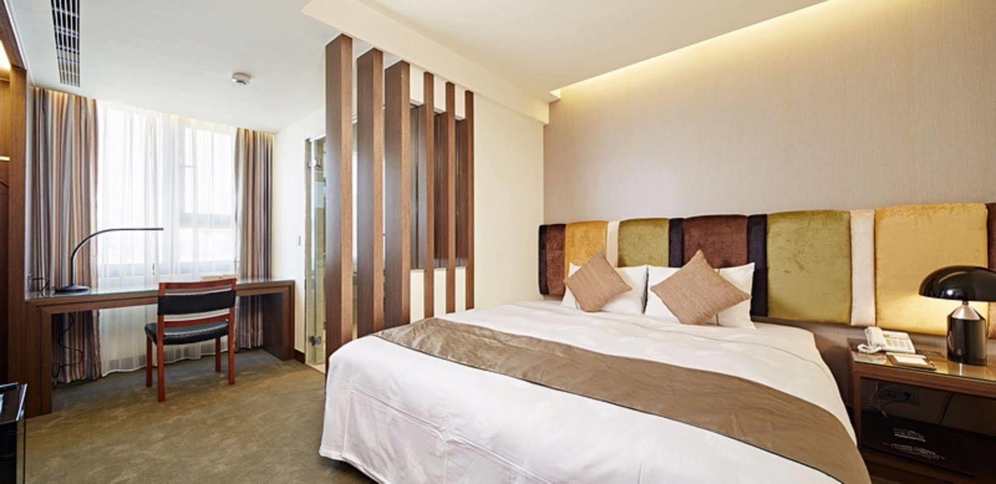 Hotel Sukimi Tainan Luaran gambar